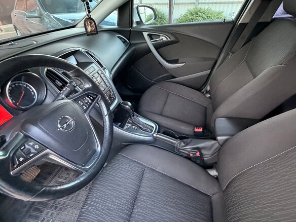 2013 Opel Astra J Рестайлинг, белый - вид 10
