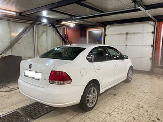 2013 Volkswagen Polo V, белый, 687000 рублей, вид 3