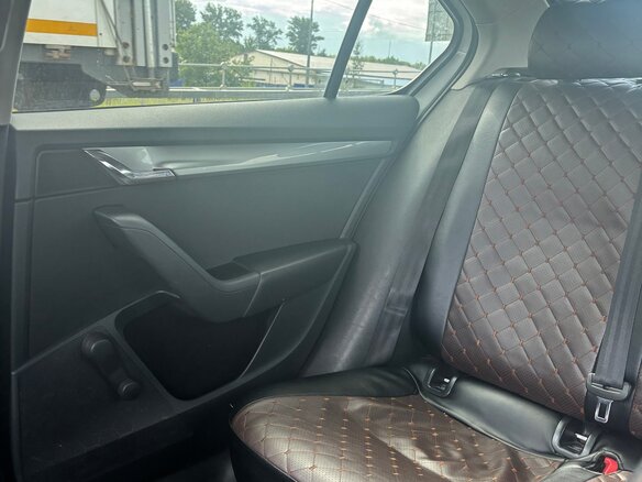 2018 Skoda Octavia III (A7) Рестайлинг, жёлтый, 610000 рублей - вид 13
