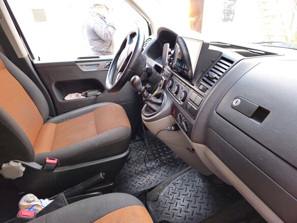 2011 Volkswagen Transporter 4MOTION T5 Рестайлинг, белый, 1650000 рублей - вид 2