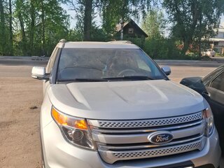 2014 Ford Explorer V, серебристый, 1900000 рублей, вид 1