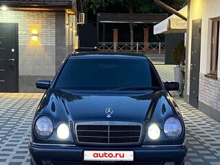 1996 Mercedes-Benz E-Класс 280 II (W210, S210), синий, 525000 рублей, вид 2