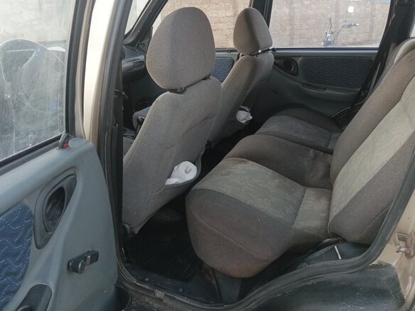2002 Chevrolet Niva I, серебристый, 230000 рублей - вид 5