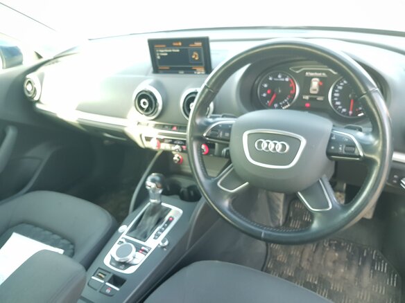 2015 Audi A3 III (8V), синий, 1270000 рублей - вид 28