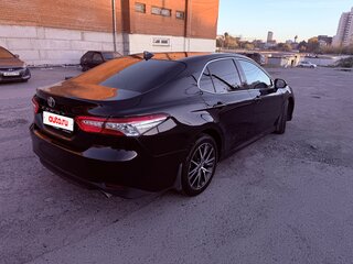 2021 Toyota Camry VIII (XV70) Рестайлинг, чёрный, 3300000 рублей, вид 5