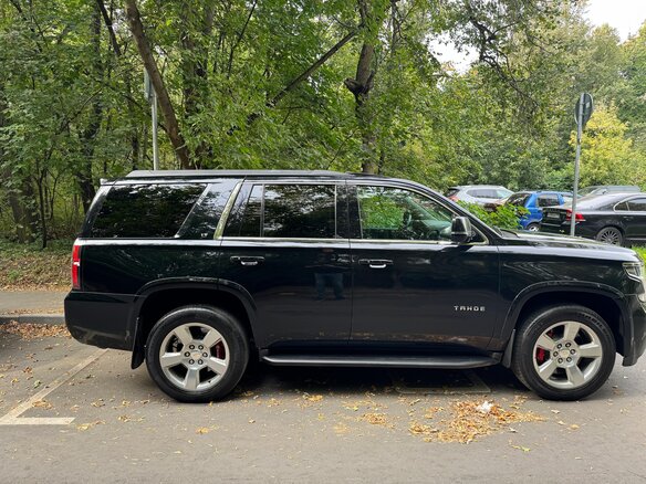 2019 Chevrolet Tahoe IV, чёрный, 3750000 рублей - вид 6