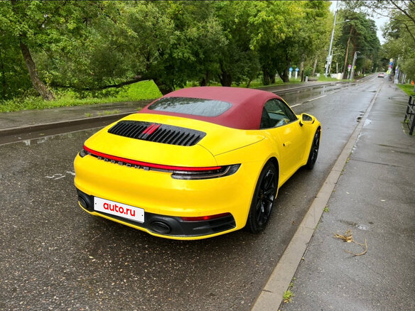 2020 Porsche 911 Carrera VIII (992), жёлтый, 14550000 рублей - вид 7