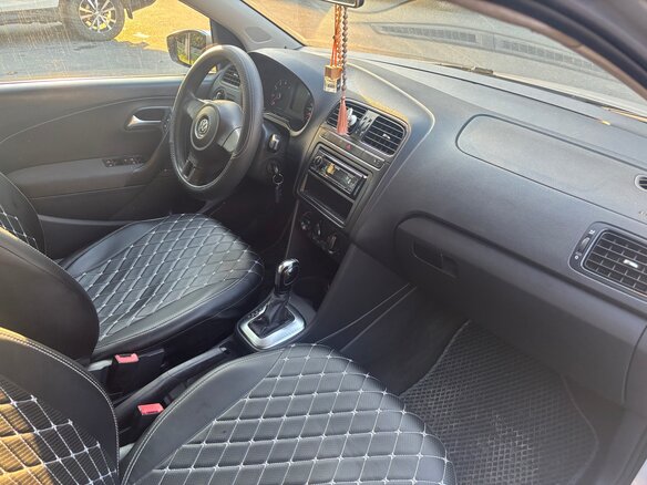 2010 Volkswagen Polo V, серый, 570000 рублей - вид 6