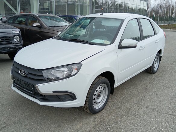 2026 Lada (ВАЗ) Granta I Рестайлинг, белый, 1098000 рублей - вид 2