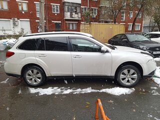 2011 Subaru Outback IV, белый, 1050000 рублей, вид 3