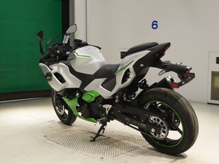 2025 Kawasaki Z7, серый, 1050000 рублей, вид 4
