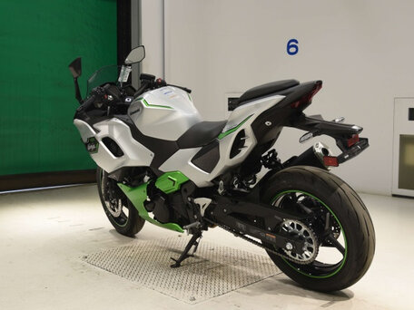 2025 Kawasaki Z7, серый, 1050000 рублей, вид 4