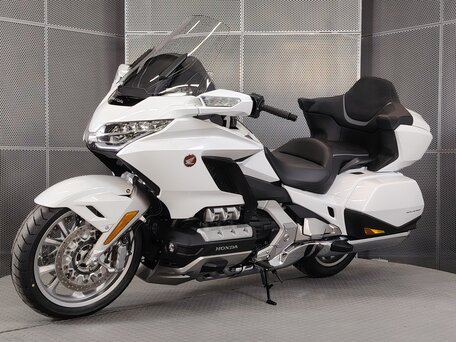 2026 Honda GL 1800 Gold Wing, белый, 3777000 рублей, вид 4