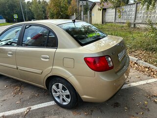2010 Kia Rio II Рестайлинг, золотистый, 550000 рублей, вид 4