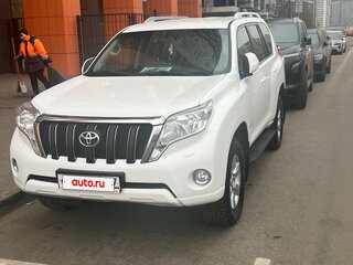 2015 Toyota Land Cruiser Prado 150 Series Рестайлинг 1, белый, 3550000 рублей, вид 2