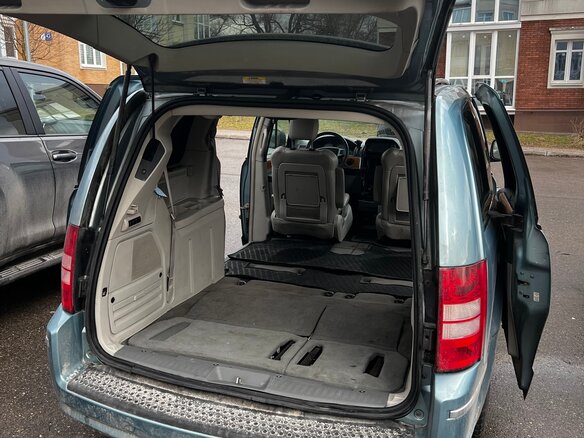 2008 Chrysler Voyager Grand V, серый, 1150000 рублей - вид 9