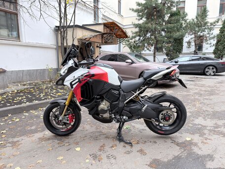 2024 Ducati Multistrada V4, белый, 3250000 рублей, вид 3