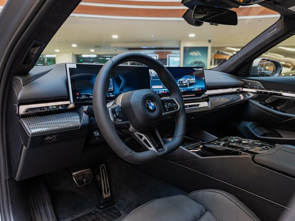 2026 BMW 5 серии 540d xDrive VIII (G60/G61/G68), серый, 14190000 рублей - вид 9