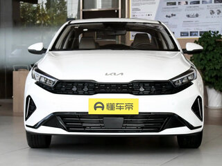 2025 Kia K3 II (China Market) Рестайлинг, белый, 1849000 рублей, вид 4