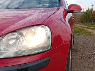 2005 Volkswagen Golf V, красный, 470000 рублей, вид 3