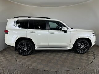 2022 Toyota Land Cruiser 300 Series, белый, 8100000 рублей, вид 4