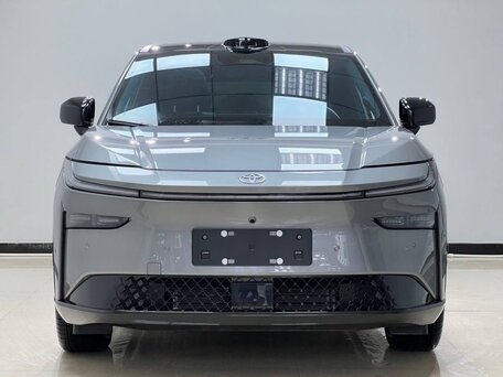 2026 Toyota bZ3, серебристый, 2800200 рублей, вид 1