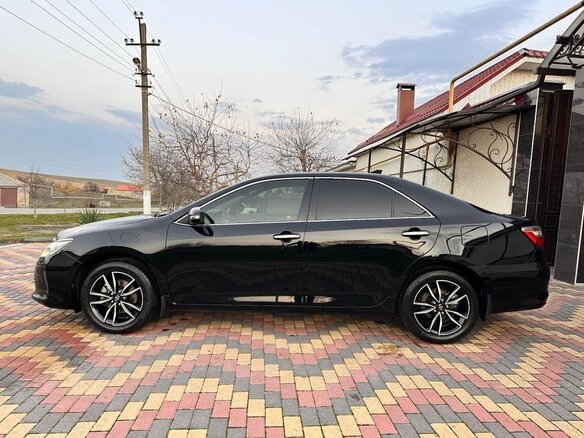 2015 Toyota Camry VII (XV50) Рестайлинг, чёрный, 2130000 рублей - вид 9