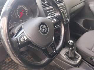 2015 Volkswagen Polo V Рестайлинг, чёрный, 1050000 рублей, вид 5