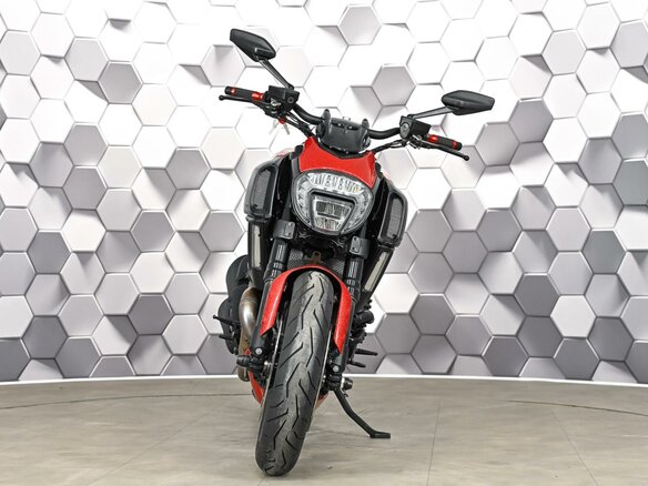 2015 Ducati Diavel, красный, 979000 рублей - вид 4