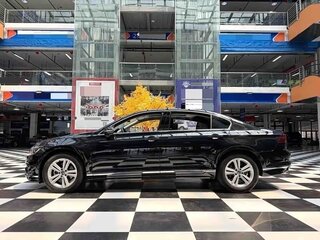 2023 Volkswagen Magotan B8 Рестайлинг, чёрный, 1975000 рублей, вид 3