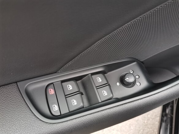 2019 Audi A3 III (8V) Рестайлинг, чёрный, 2370000 рублей - вид 6
