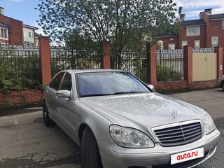 2004 Mercedes-Benz S-Класс 350 Long IV (W220) Рестайлинг, серебристый, 1650000 рублей, вид 3