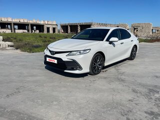 2021 Toyota Camry VIII (XV70) Рестайлинг, белый, 3999999 рублей, вид 1