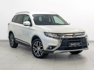 2018 Mitsubishi Outlander III Рестайлинг 2, белый, 2050000 рублей, вид 3