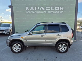 2011 Chevrolet Niva I Рестайлинг, коричневый, 440000 рублей, вид 3