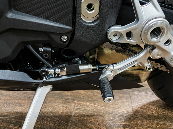 2026 QJMotor SRK 921 RR, чёрный, 1200000 рублей - вид 17