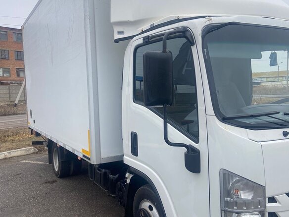 2020 Isuzu Elf (N-series), белый, 2700000 рублей - вид 4