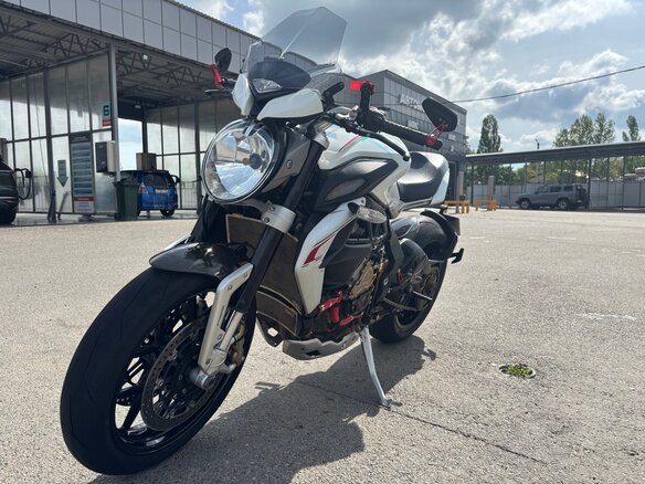2014 MV Agusta Dragster 800, белый, 790000 рублей - вид 13