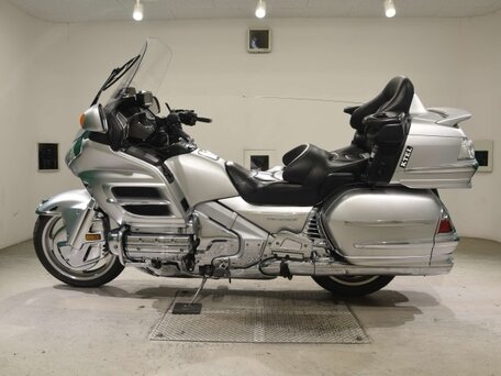 2006 Honda GL 1800 Gold Wing, серебристый, 768000 рублей, вид 1