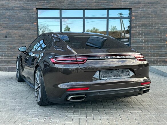 2017 Porsche Panamera 4 II, коричневый, 5250000 рублей - вид 2