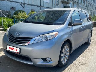2015 Toyota Sienna III Рестайлинг, серый, 2050000 рублей, вид 1