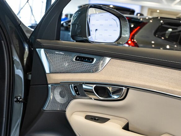 2026 Volvo XC90 B5 II Рестайлинг 2, зелёный, 12420000 рублей - вид 10