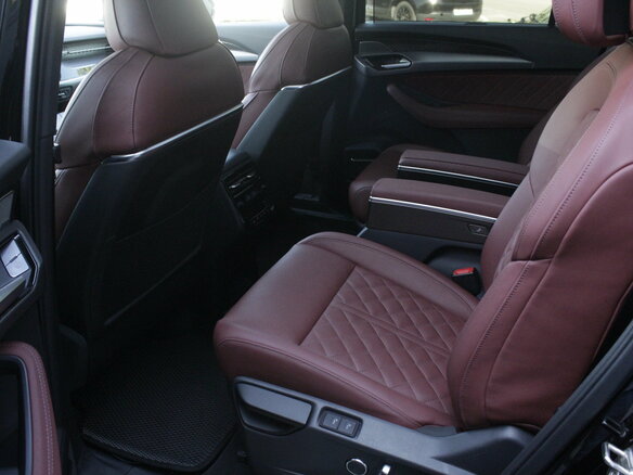 2024 Audi Q6 50 TFSI, чёрный, 6590000 рублей - вид 23