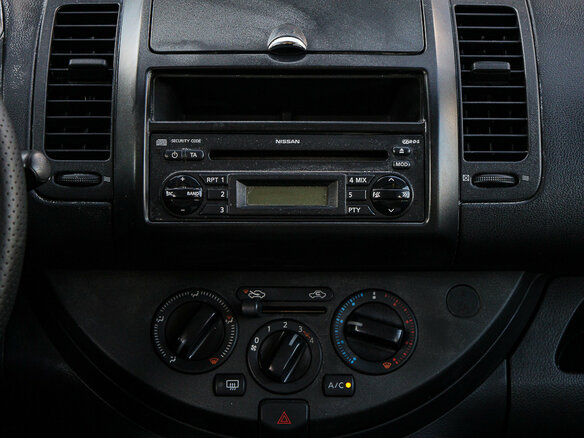 2007 Nissan Note I, бежевый - вид 10