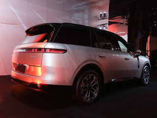 2026 Lynk & Co 900, серебристый, 8000000 рублей, вид 4