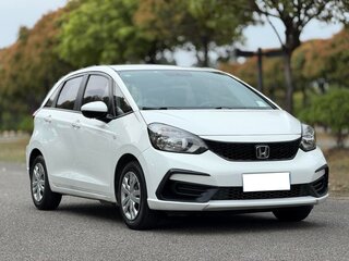 2022 Honda Fit IV Рестайлинг, белый, 1180000 рублей, вид 3