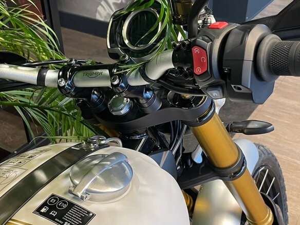 2025 Triumph Scrambler, серый, 2340000 рублей - вид 8