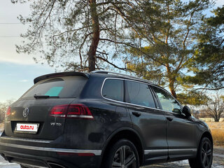 2017 Volkswagen Touareg II Рестайлинг, чёрный, 6750000 рублей, вид 4