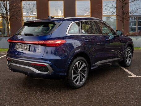 2026 Audi Q5 40 TDI III (GU), синий, 6560000 рублей, вид 3