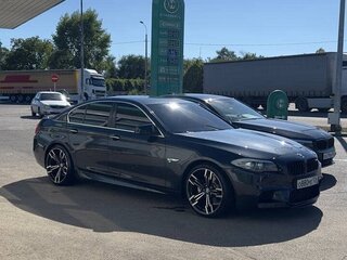 2012 BMW 5 серии 520i VI (F10/F11/F07), серый, 2430000 рублей, вид 4